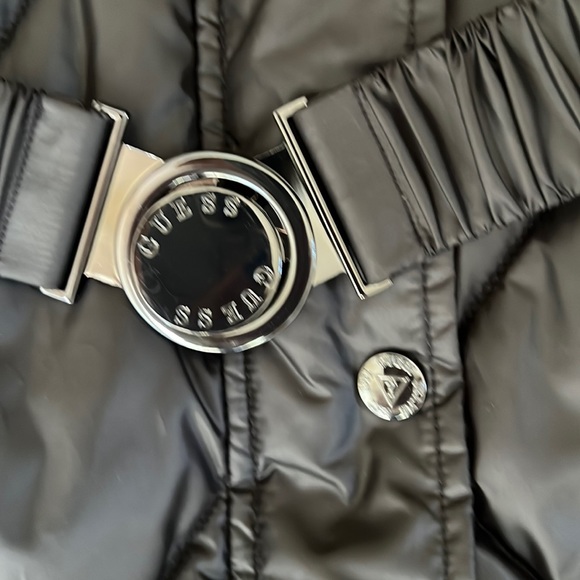 Guess diamond quilted black jacket w belt and hood. - Picture 6 of 9